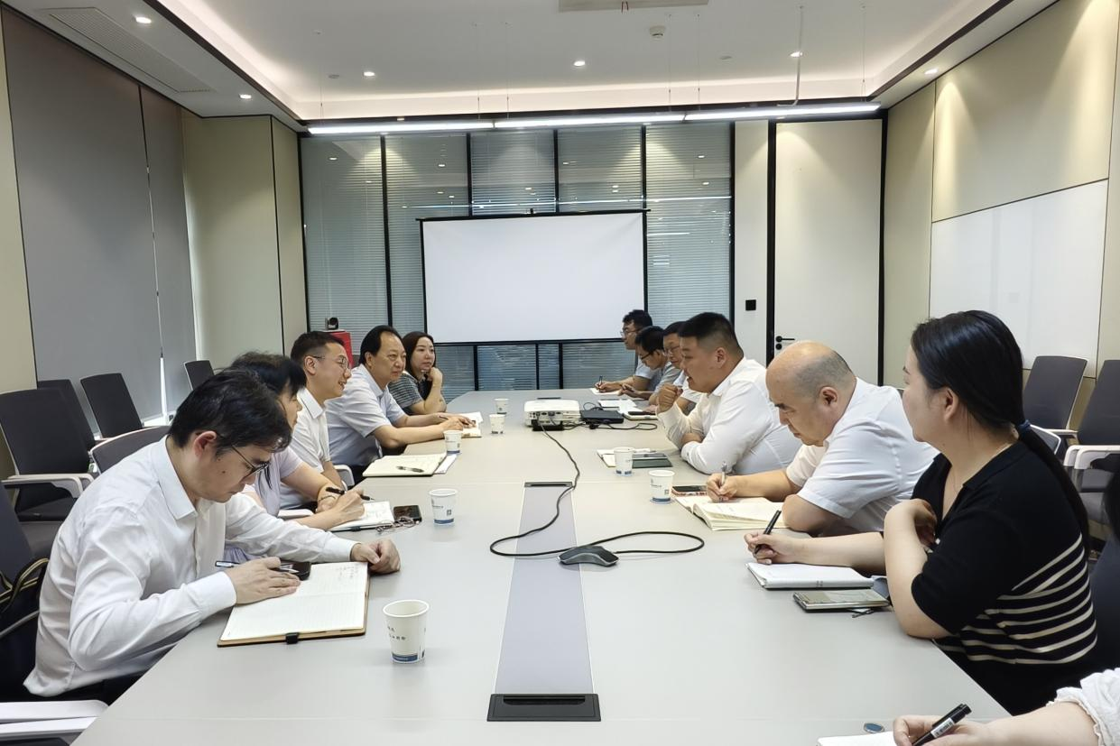 張龍一(yi)行赴武漢分(fēn)公(gōng)司調研指導(dao)